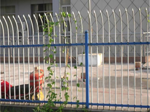 學(xué)校護(hù)欄圖片4 學(xué)校護(hù)欄圖片4