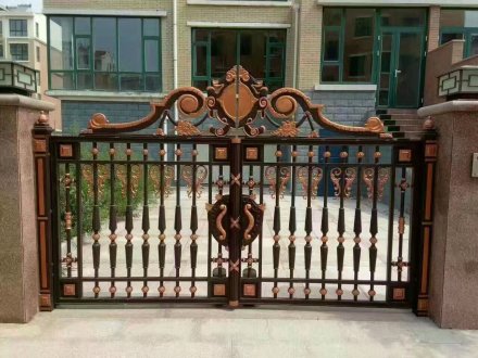 濰坊鋁藝大門環(huán)保型及美觀？