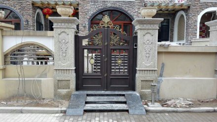 <b>濰坊鋁藝大門外觀美的體現(xiàn)？</b>